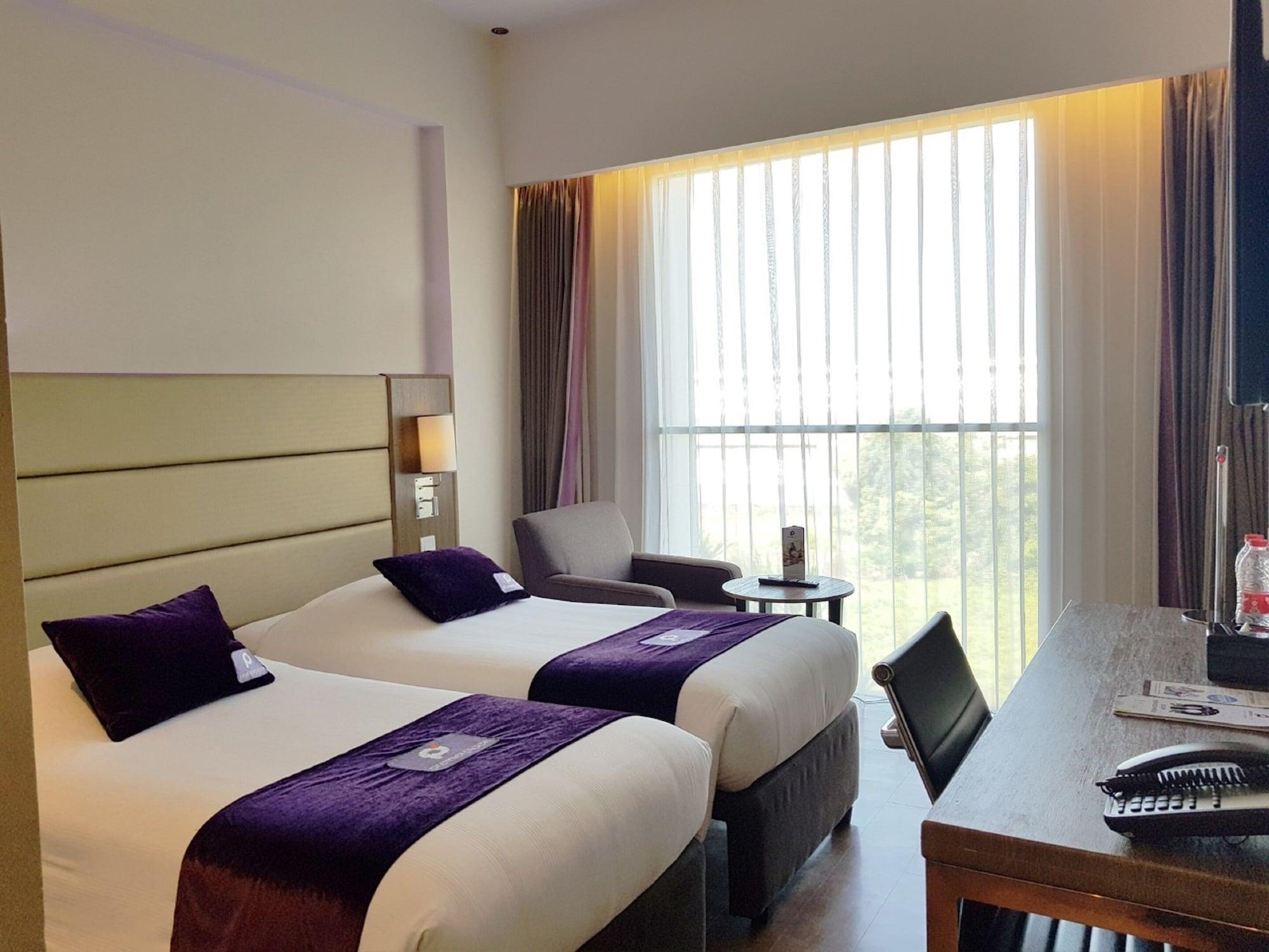 พรีเมียร์ เพลซ สุราบายาแอร์พอร์ต Hotel ซิโดอาร์โจ ภายนอก รูปภาพ