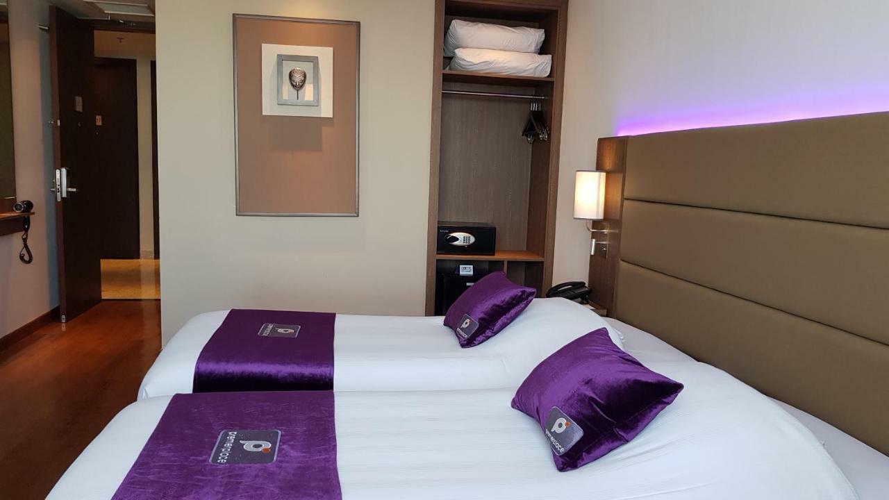 พรีเมียร์ เพลซ สุราบายาแอร์พอร์ต Hotel ซิโดอาร์โจ ภายนอก รูปภาพ