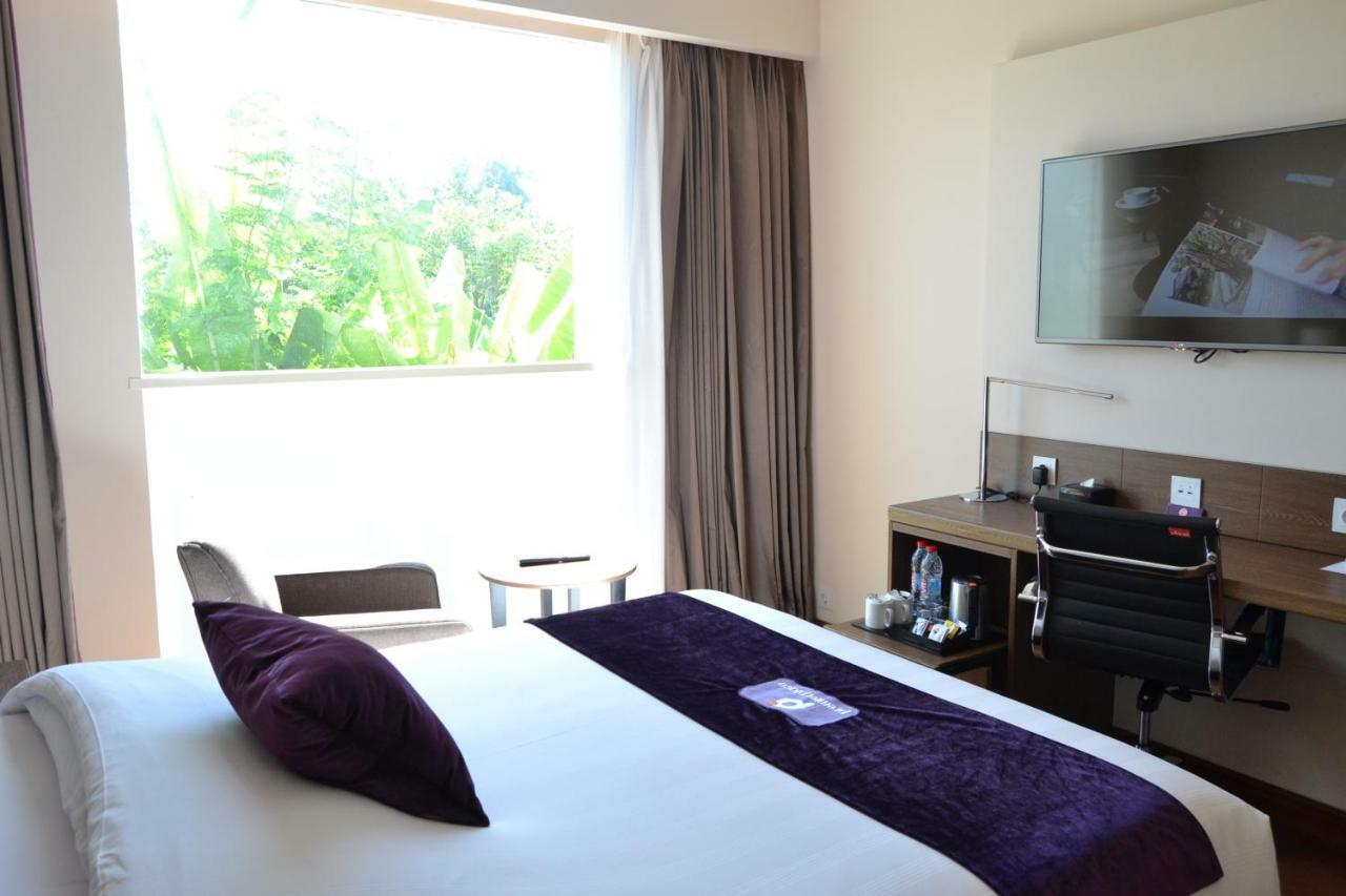 พรีเมียร์ เพลซ สุราบายาแอร์พอร์ต Hotel ซิโดอาร์โจ ภายนอก รูปภาพ