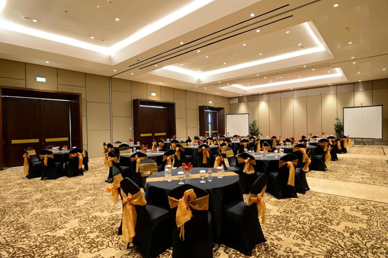 พรีเมียร์ เพลซ สุราบายาแอร์พอร์ต Hotel ซิโดอาร์โจ ภายนอก รูปภาพ